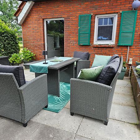 Kleines Ferienhaus Luettje Backhuus 35516 Uplengen ภายนอก รูปภาพ