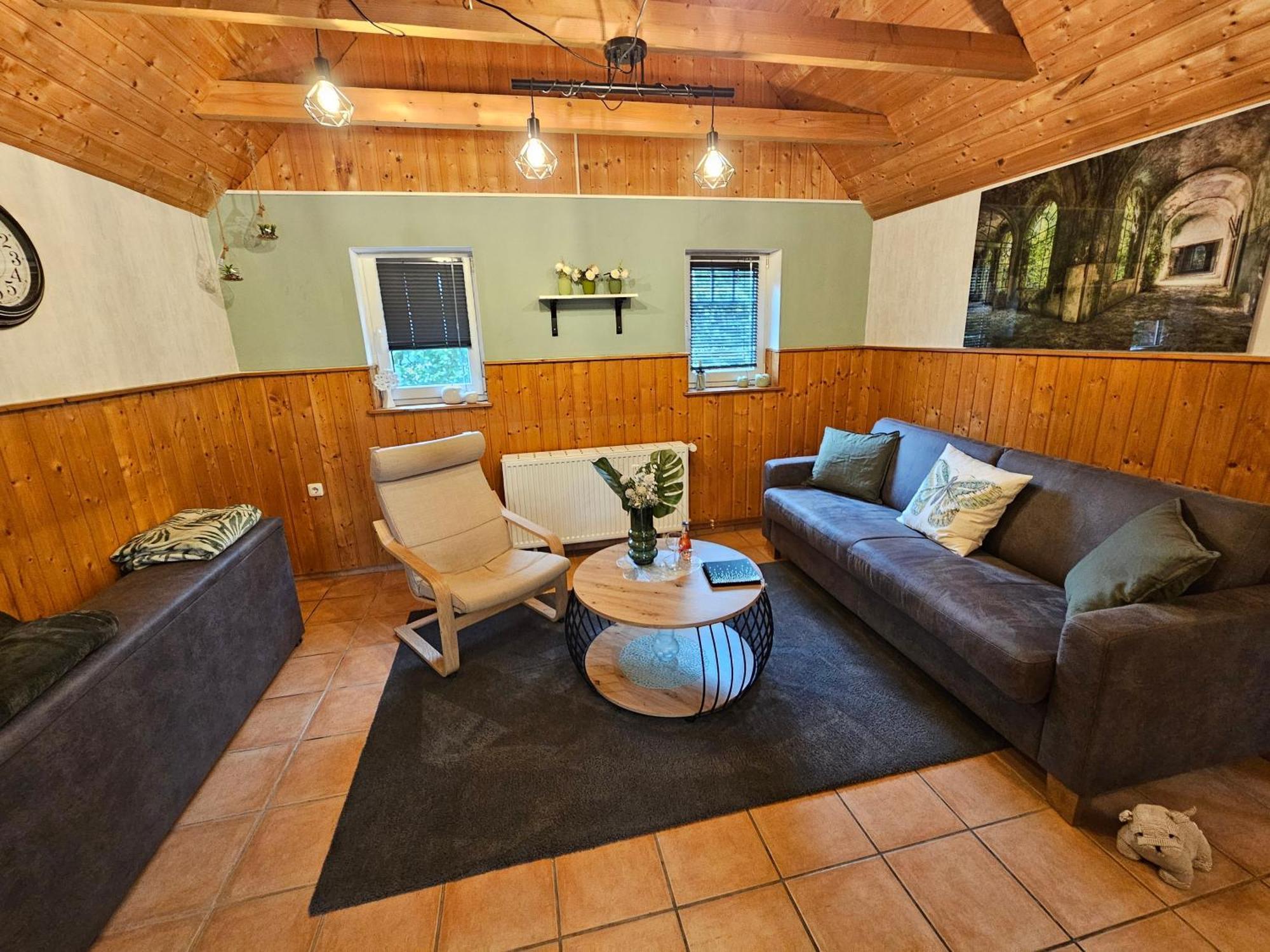 Kleines Ferienhaus Luettje Backhuus 35516 Uplengen ภายนอก รูปภาพ