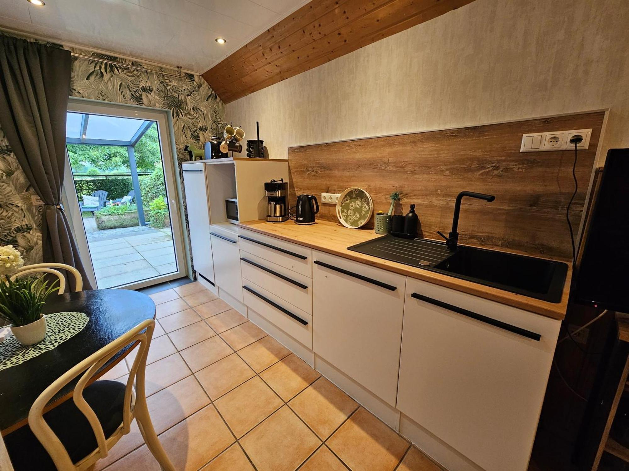 Kleines Ferienhaus Luettje Backhuus 35516 Uplengen ภายนอก รูปภาพ