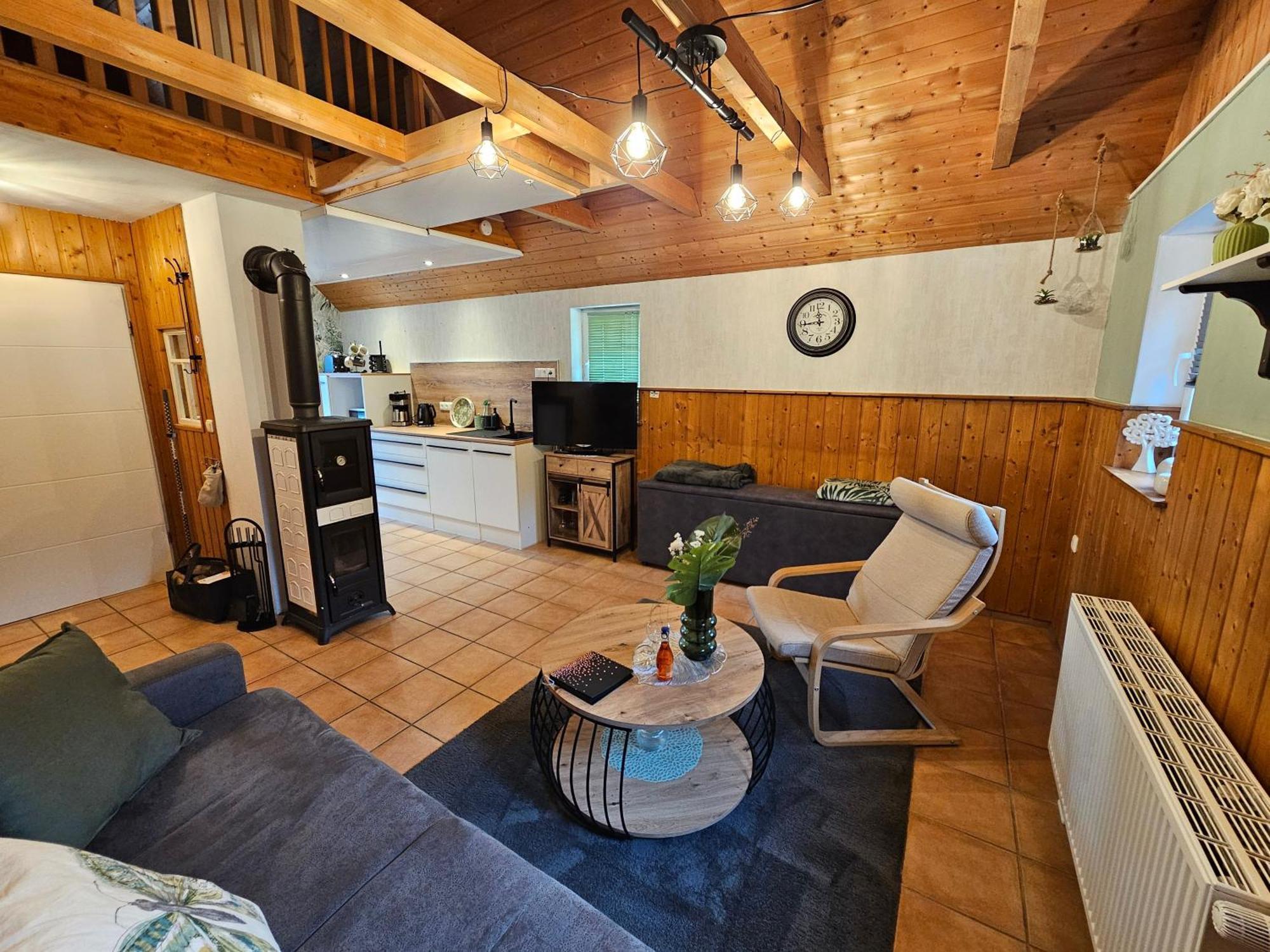 Kleines Ferienhaus Luettje Backhuus 35516 Uplengen ภายนอก รูปภาพ