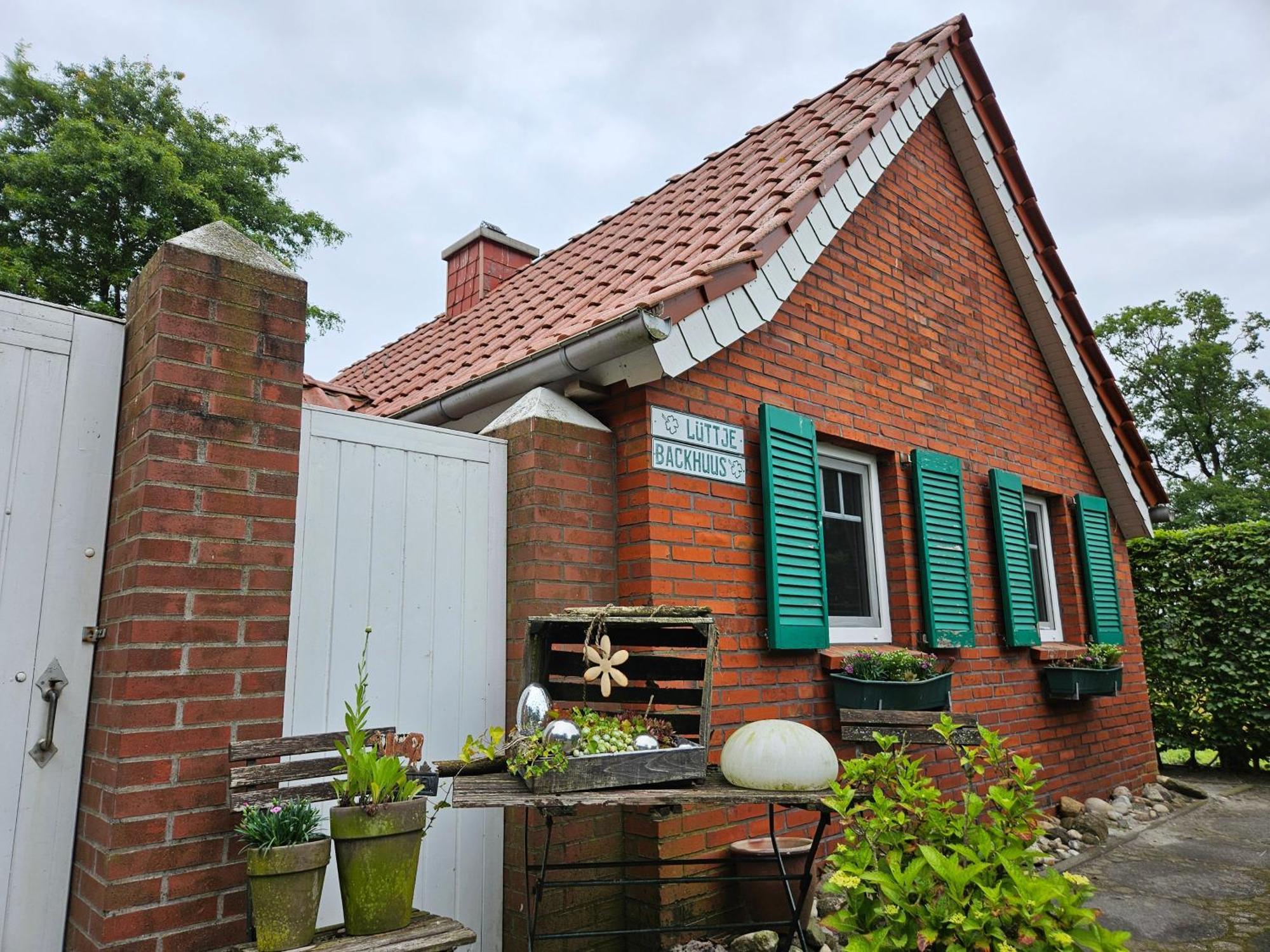 Kleines Ferienhaus Luettje Backhuus 35516 Uplengen ภายนอก รูปภาพ
