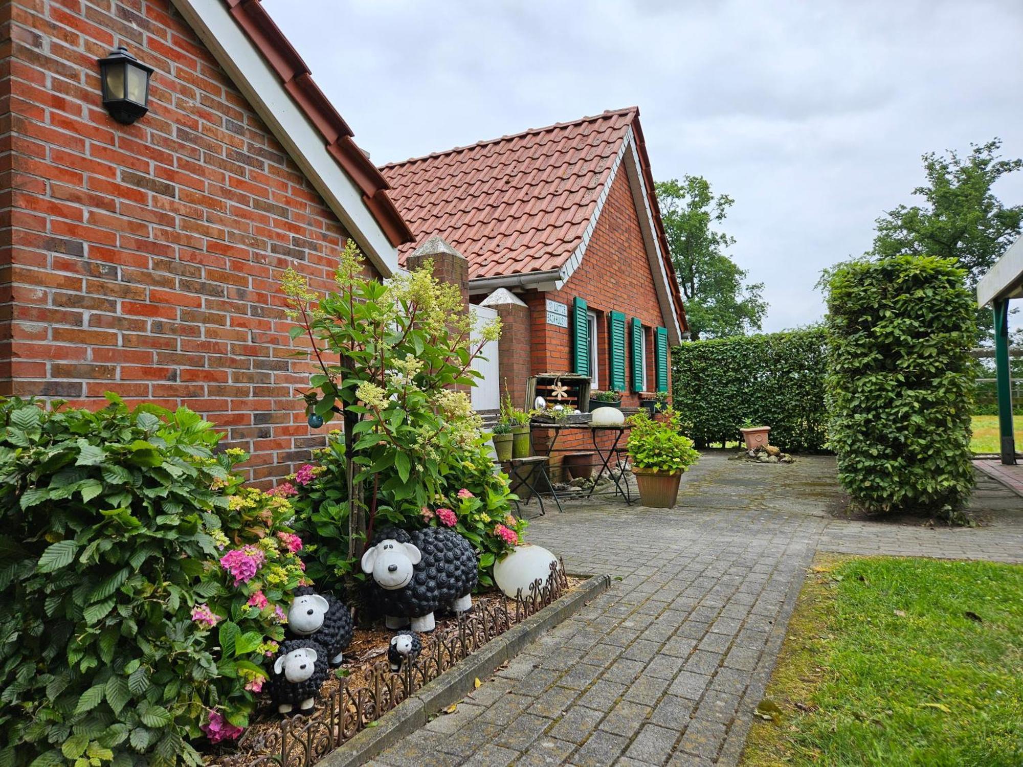 Kleines Ferienhaus Luettje Backhuus 35516 Uplengen ภายนอก รูปภาพ